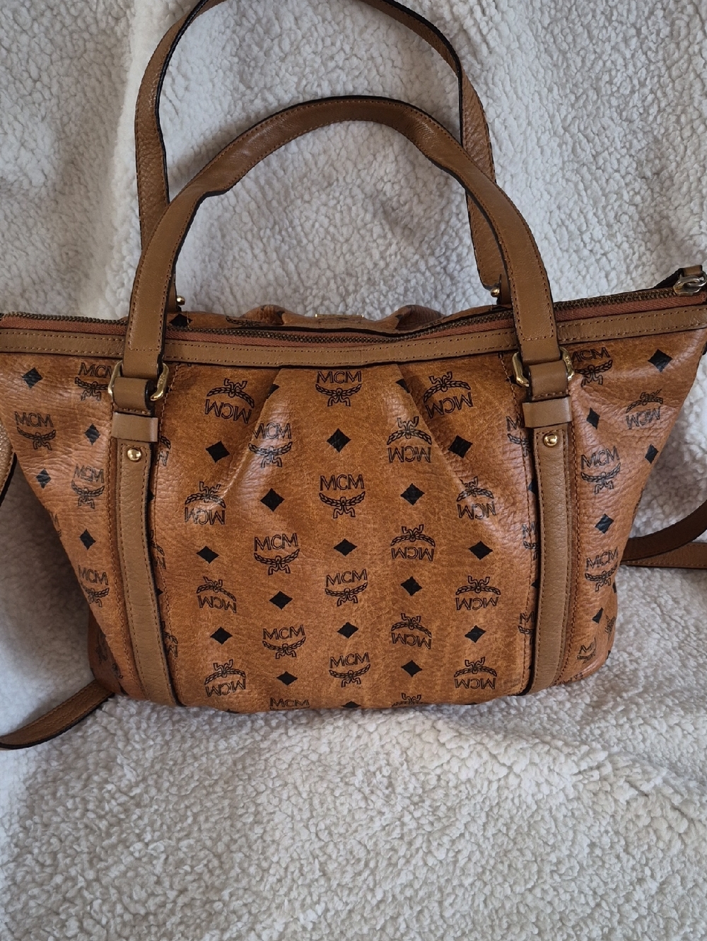 Authentic MCM Two Way Shopper - Picture 3 of 16